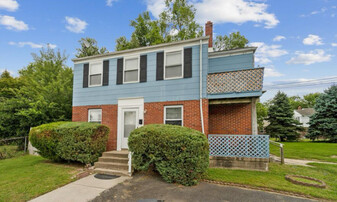 Building Photo - 211 W Parkway Ave