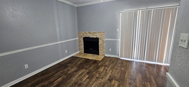 Building Photo - 739 N Nursery Rd