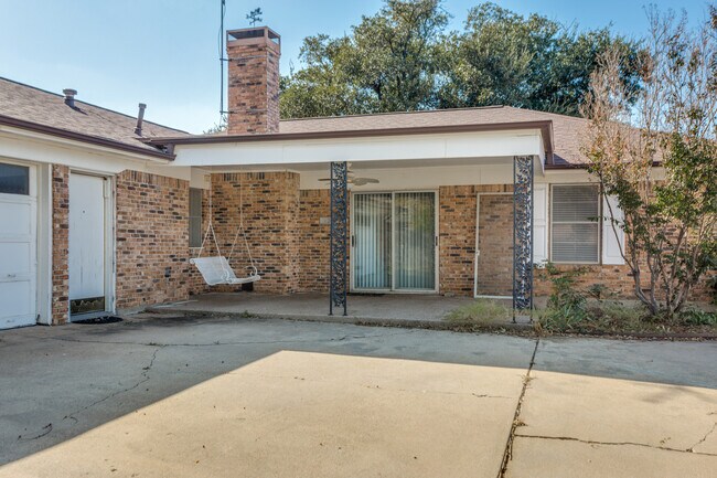 Building Photo - 6801 Lancelot Ct