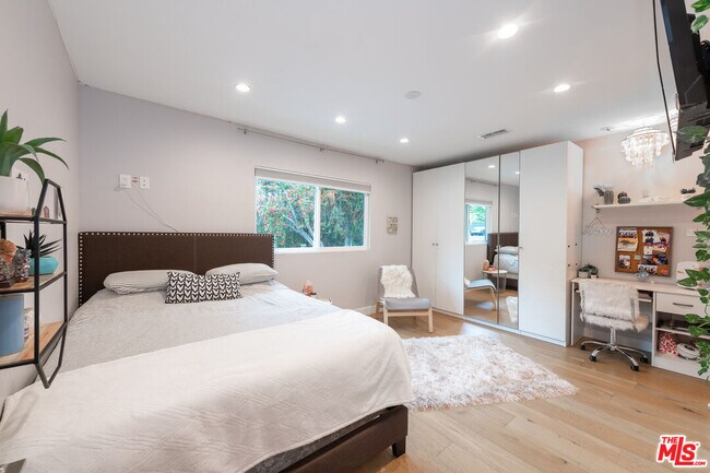 Building Photo - 4629 Cerro Verde Pl