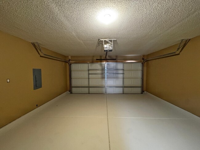 Building Photo - 923 Telstar Loop NW