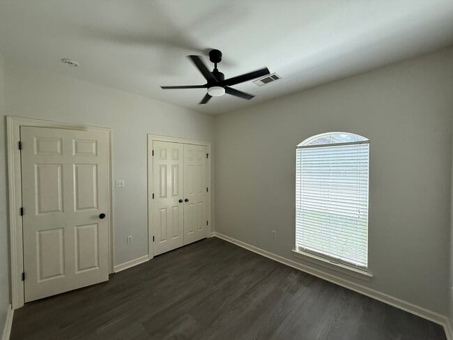 Building Photo - 3BD 2BA House on Nicholson Lakes Subdivision