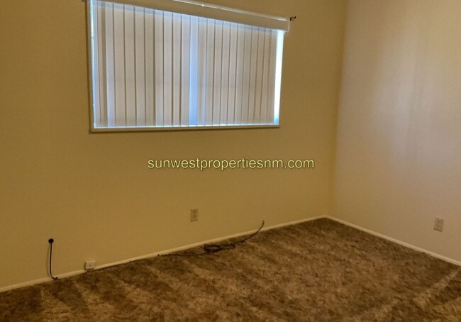 Building Photo - 2 Bedroom, 1 Bath