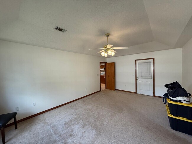 Building Photo - 4444 Southminster Cir