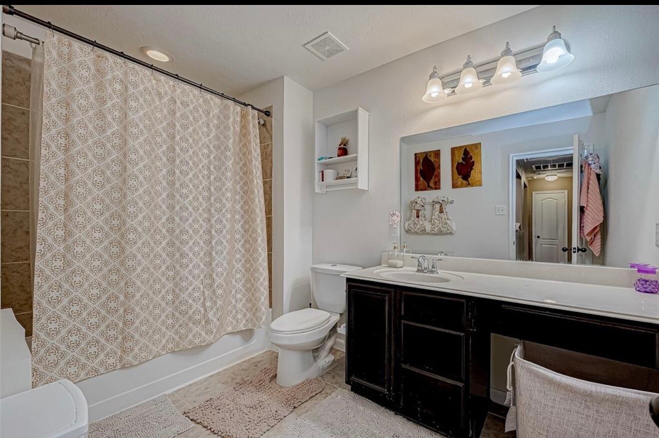 Building Photo - 14947 Trinity Meadow Dr