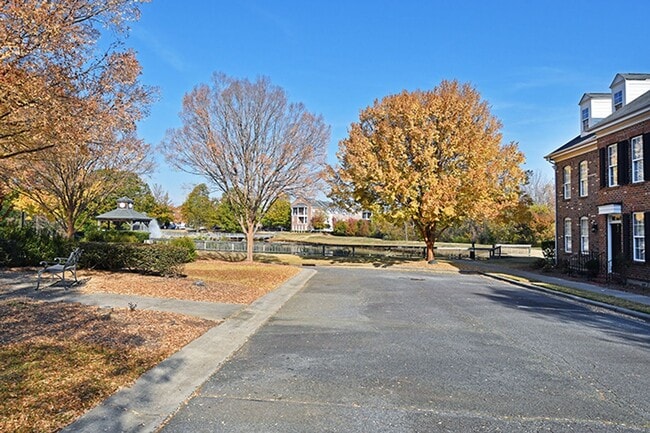 Building Photo - 8643 Beaver Creek Dr