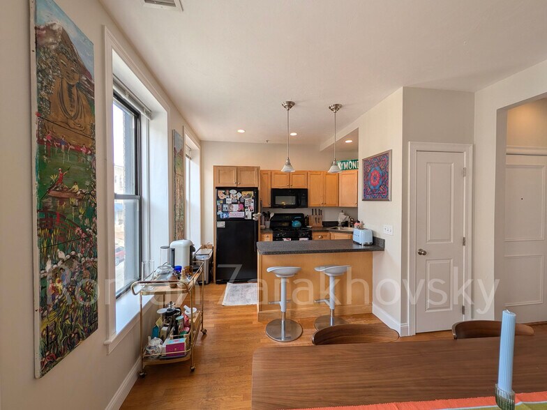 Building Photo - 7 Sutherland Rd