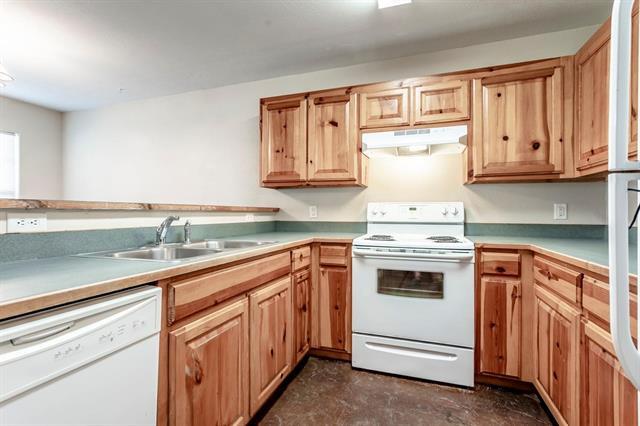 Building Photo - 206 Pr 4573