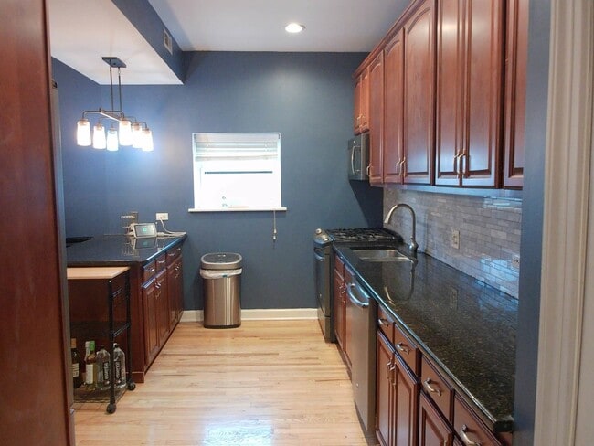 Building Photo - 6324 S Kimbark Ave