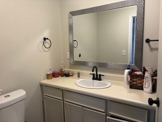 Building Photo - Great Apartment in Shreveport