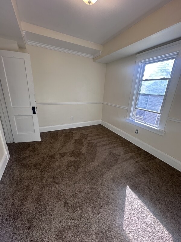 Building Photo - 9604 Manor Ave