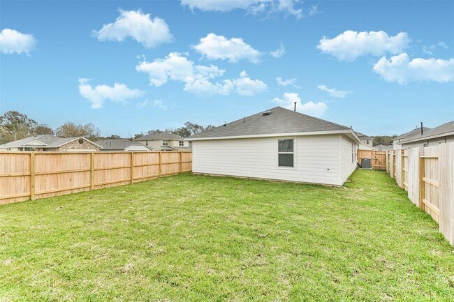 Building Photo - 21043 Longeni Dr