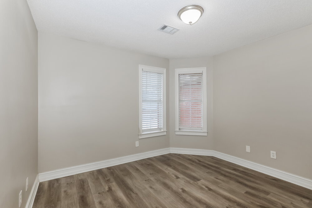 Building Photo - 275 Eagle Way