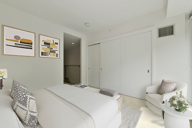 Building Photo - 2 Earhart St