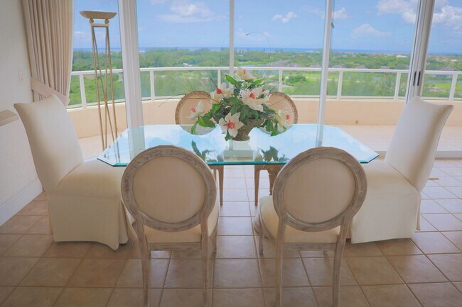 Building Photo - Luxury Seasonal or Annual Rental in the Prestigious Grand Bay Community – Longboat Key