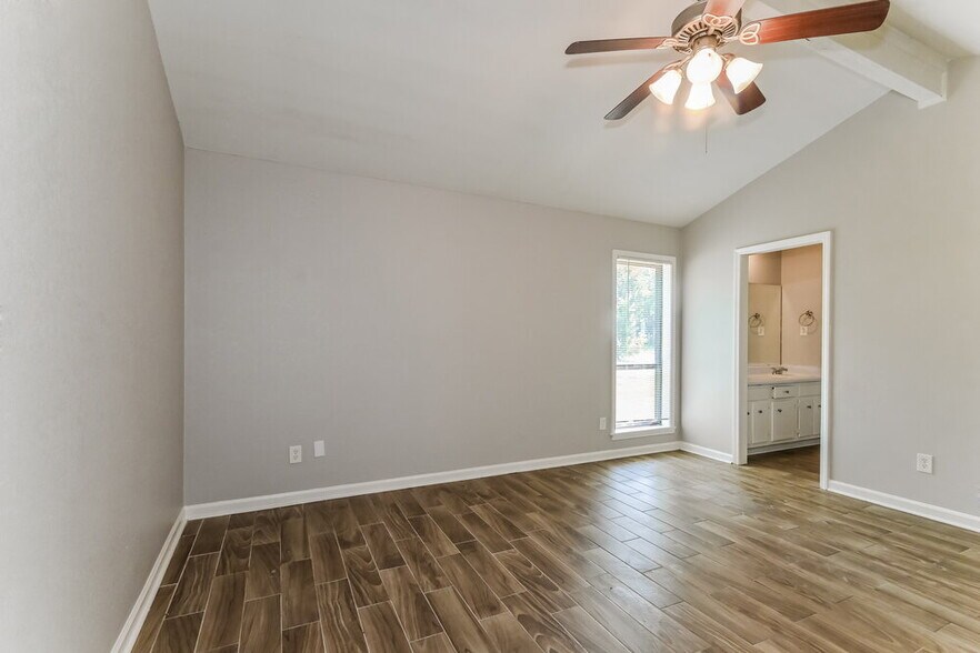 Building Photo - 8182 Valley Ridge Trail
