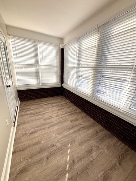 Building Photo - 3853 W Palmer St