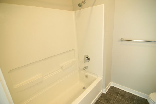 Building Photo - 2 Bedroom in Solo East Condos of Nashville!!
