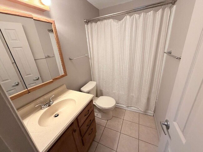 Building Photo - 141 Fernery Rd