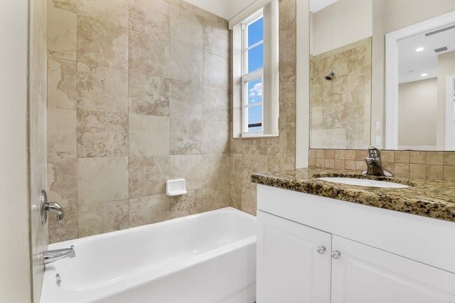 Building Photo - 3432 NE 15th Ave