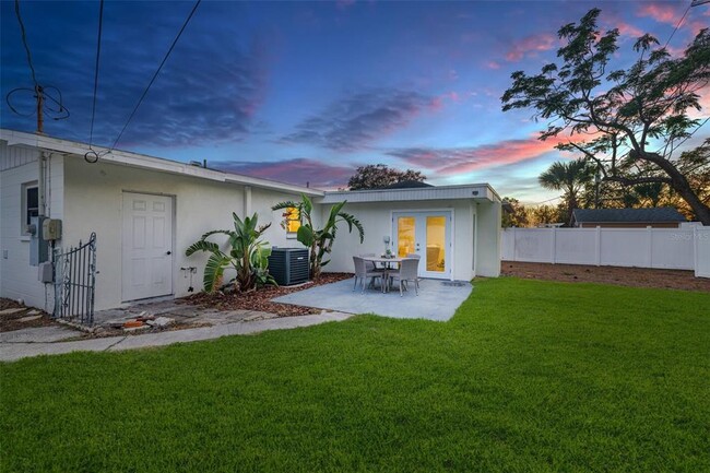 Building Photo - 4709 W Fair Oaks Ave