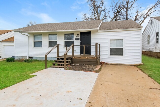 Building Photo - 4732 SE 24th St