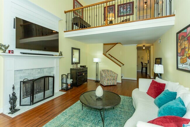 Building Photo - 327 Heath Dr