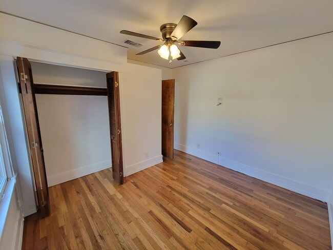 Building Photo - BEAUTIFUL 4BD - 3BA SINGLE STORY HOUSE WITH PRIVATE LAUNDRY AND DETACHED 2 CAR GARAGE