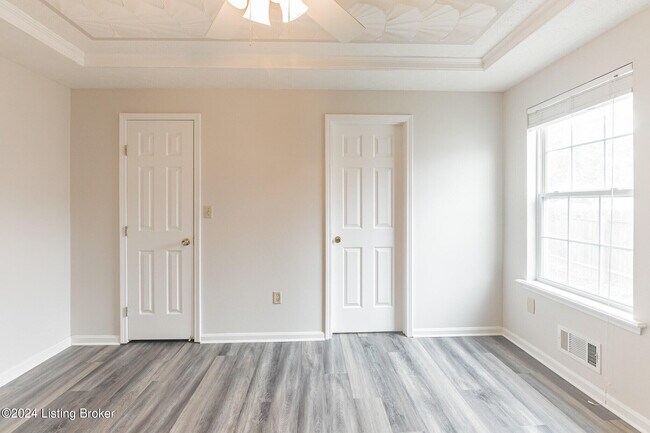Building Photo - 6013 Fairridge Ct