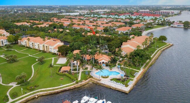 Building Photo - 160 Yacht Club Way