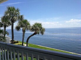 Building Photo - 4858 Coquina Key Dr SE