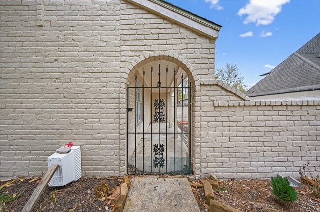 Building Photo - 5414 Spanish Oak Dr