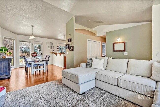 Building Photo - 5668 S Kalmia Pl