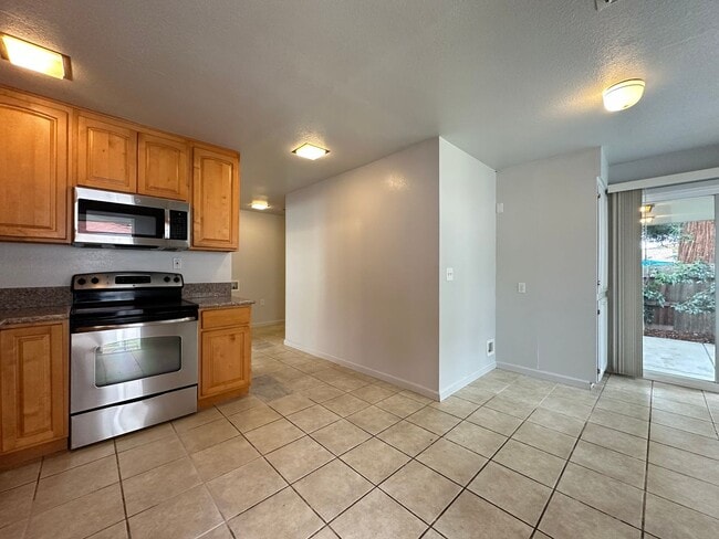 Building Photo - Great Location near McKinley Park!