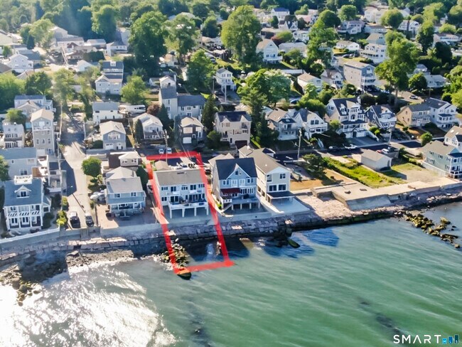 Building Photo - 41 Hillside Ave