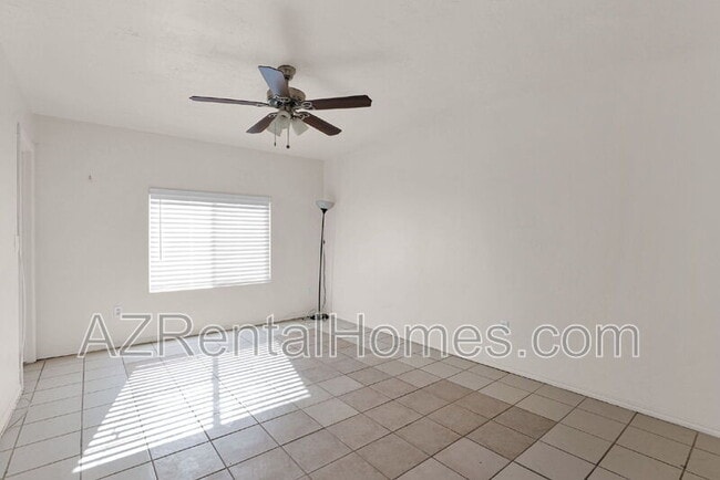 Building Photo - 2210 W Hermosa Dr