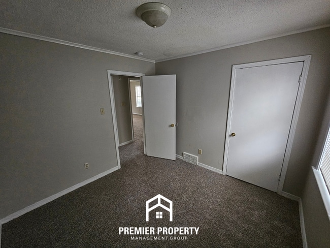 Building Photo - 4059 Friendly Way