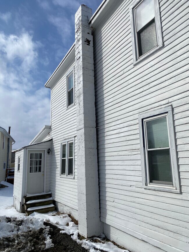 Side - 8901 South St