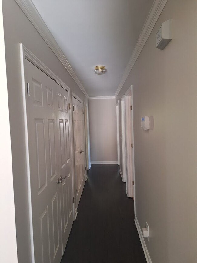 Building Photo - Fantastic Three Bedroom Home in Lexington!