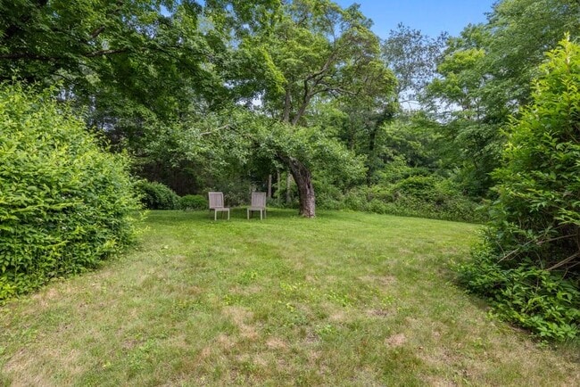 Building Photo - 62 Pound Ridge Rd