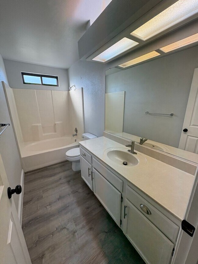 Building Photo - SE Visalia home coming soon!