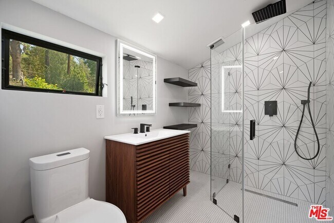 Building Photo - 22263 Buenaventura St