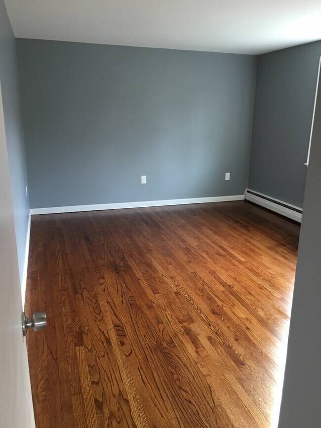 Building Photo - 49 Sky View Dr