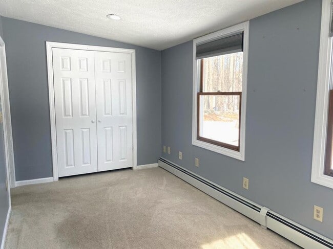 Building Photo - 1136 Pownal Rd