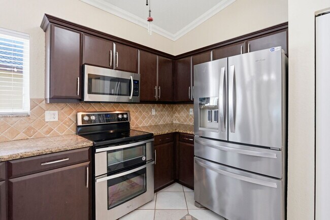 Building Photo - 1343 SW 44th Terrace