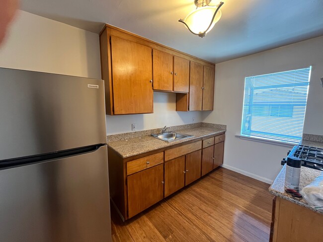 Kitchen Photos 2 - 984 54th St