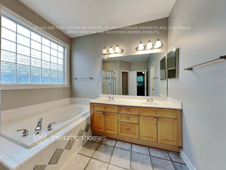 Building Photo - 12503 Bannock Dr