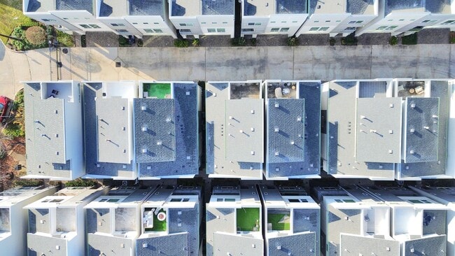 Building Photo - 325 Eado Park Cir