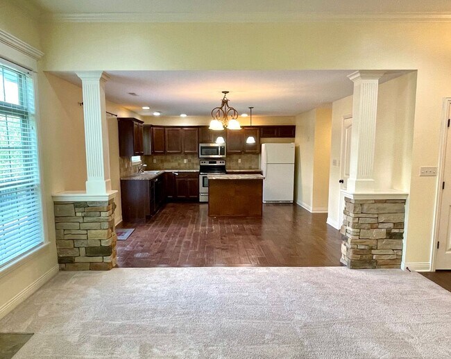 Building Photo - 3 Bedroom Ranch-Style Home in West Columbia