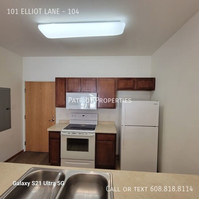 Building Photo - 101 Elliott Ln